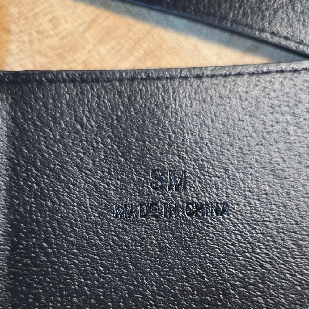 Elegant Black Belt with Silver Accent - Picture 3 of 5